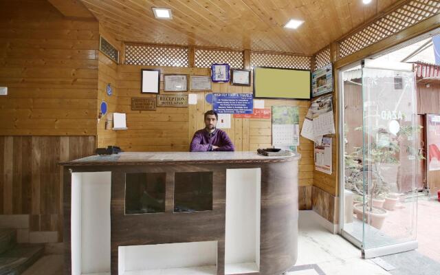 OYO 18872 Hotel Azad