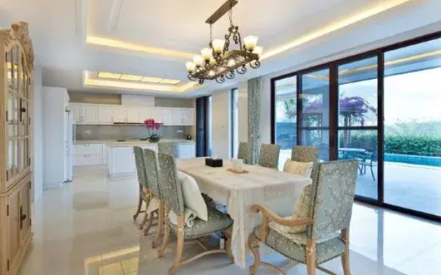 Sanya Pengyue Pool Villa