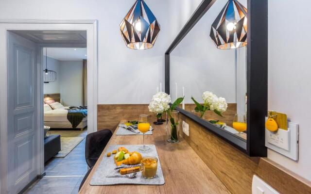 Number 1 Deluxe Apartments
