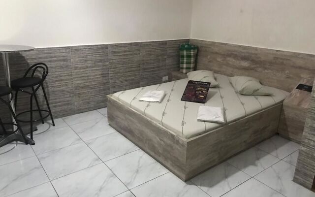 Hotel Caliente
