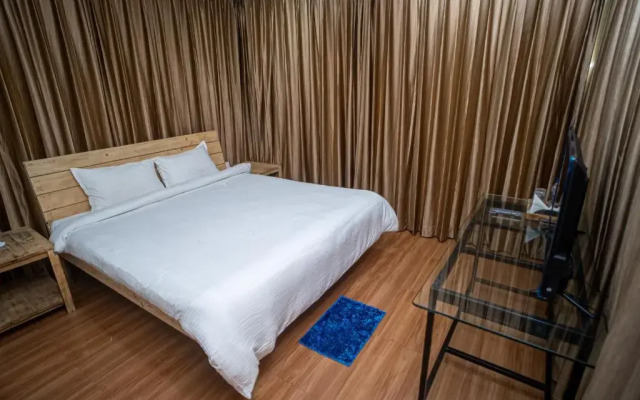 Shvas Island Resort