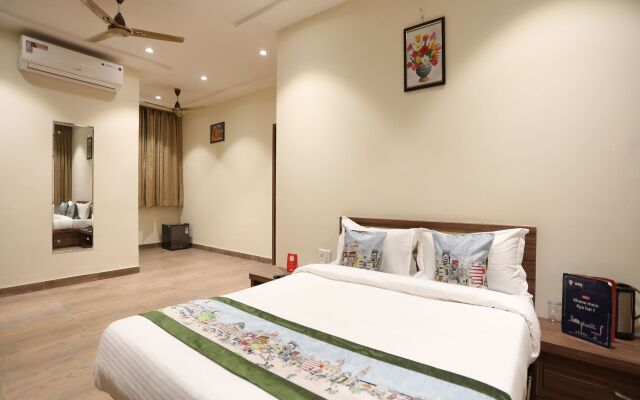 OYO 10326 Hotel The Indra INN