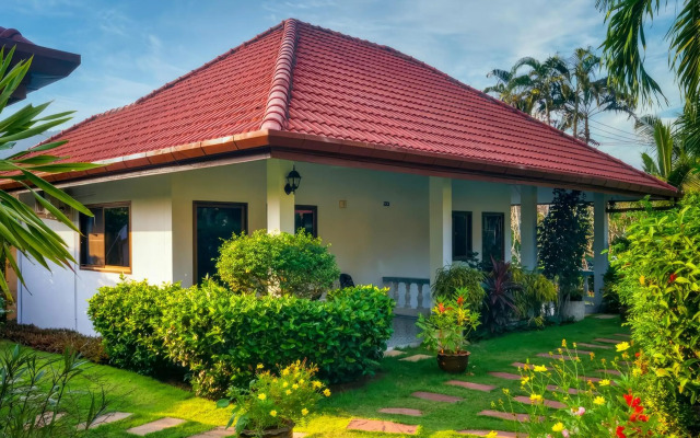 Smile House & Pool