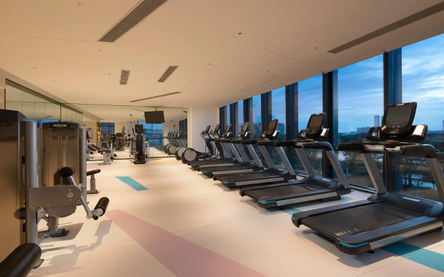 Crowne Plaza Foshan Nanhai-an IHG Hotel-Guangzhou South Railway Station Free Shuttle Bus
