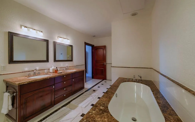 Dream Villa Cupecoy-550