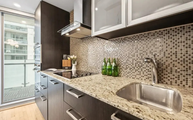 Stallion Suites Opp CN Tower & Scotiabank Arena