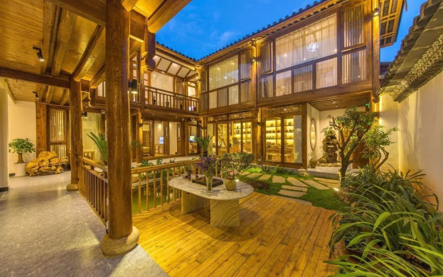 Lijiang Village House