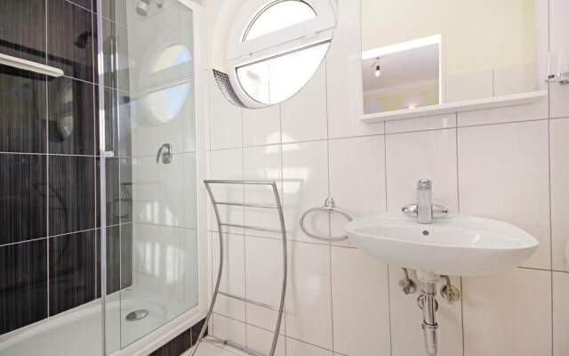 Awesome Home in Baska Voda With Wifi and 2 Bedrooms