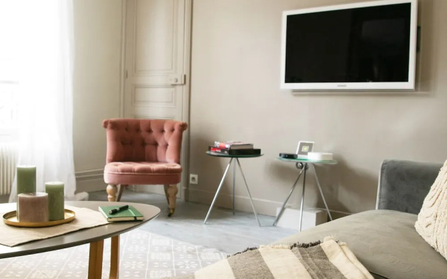 1BR Near Eiffel & Les Invalides
