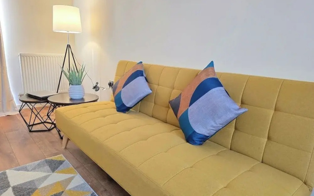Bright 4-bed Swansea Getaway With Parking
