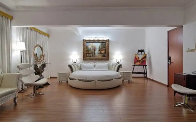 White Pearl Suites