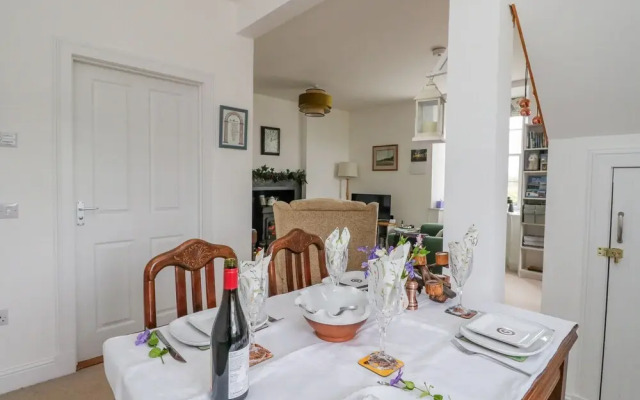 Seaview-barsloisnach Cottage