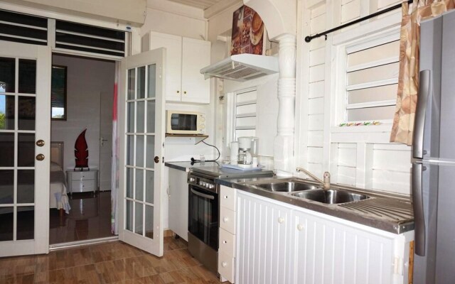 Apartment With one Bedroom in Le Gosier, With Furnished Terrace and Wifi - 3 km From the Beach