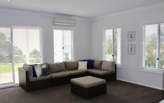 Flinders View Beach House