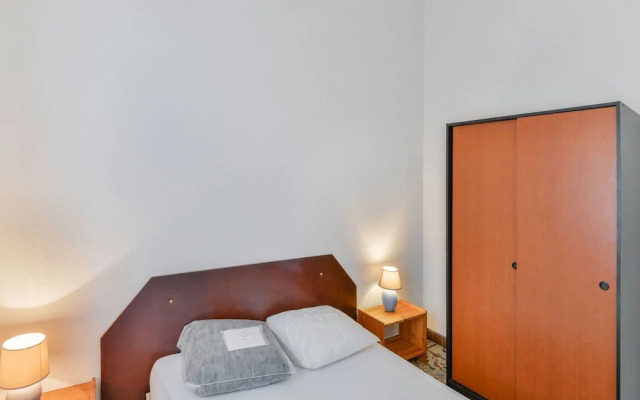 Gite in Holiday Park With Swimming Pool