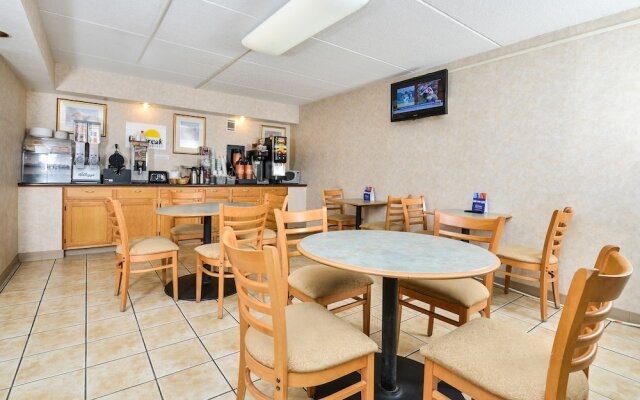 Days Inn by Wyndham Lenox MA