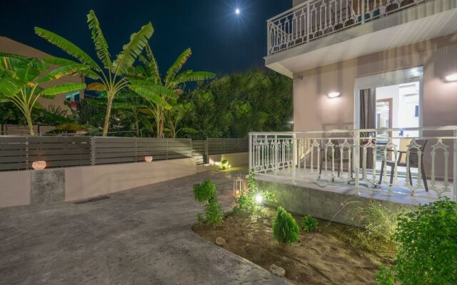 Nikos & Maria Studios II