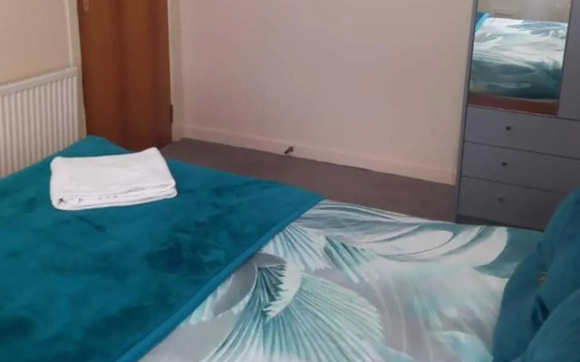 Gourock Blissful Apartment With 3 Bedrooms