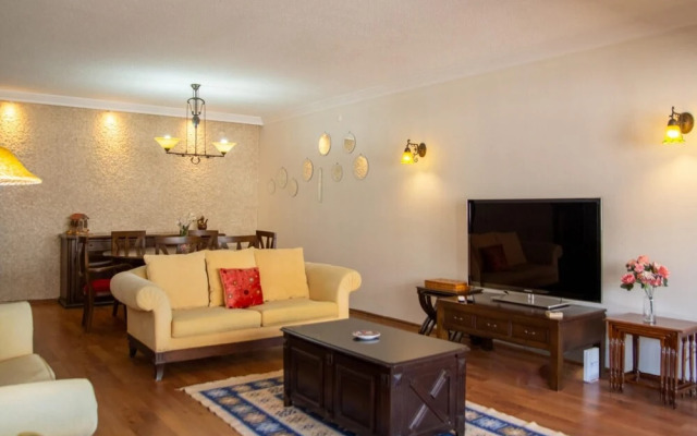 Vibrant Flat Near Trendy Attractions in Karsiyaka