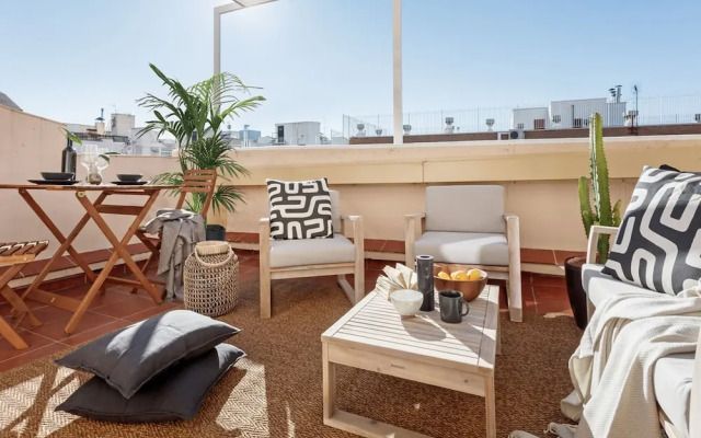 Derawan - 2 Bedrooms and Terrace in Chamber