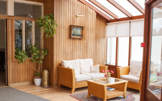 Invernairne Guest House