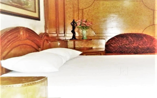Hotel Mansarovar