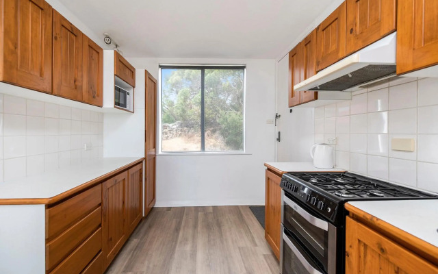 Apartment 201 - Fremantle studio apartment with ocean and harbour views