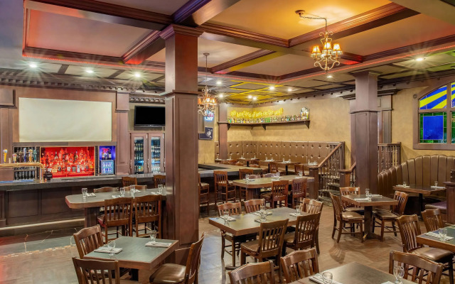 Days Inn & Suites by Wyndham West Edmonton