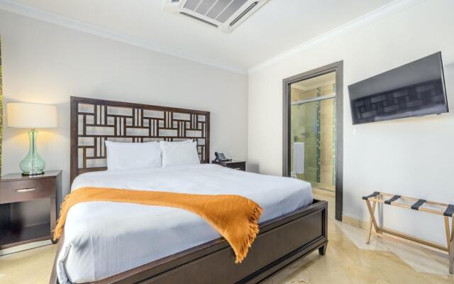 One Bedroom Condo w Amazing Views Luxurycomplex