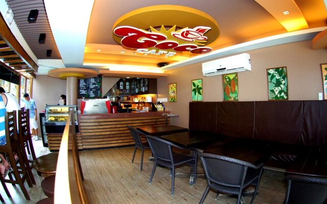 Red Coconut Beach Hotel