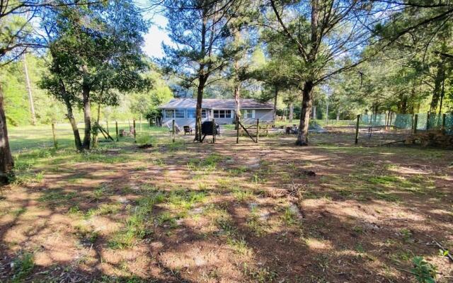 Ranch Home w Games Hot Tub and Beautiful Scenery