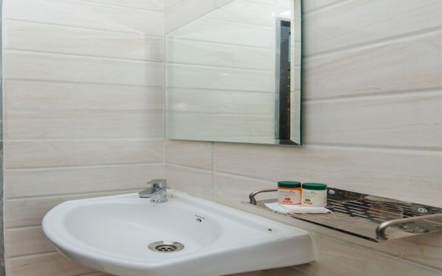 OYO 11511 Hotel Embassy Grand