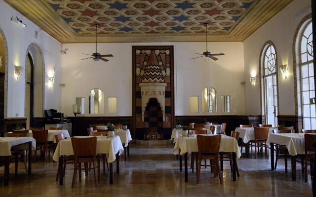 YMCA Three Arches Hotel