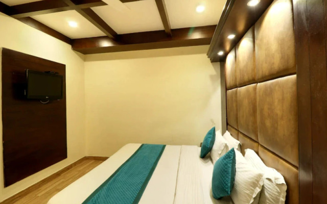 Naaz Hotel