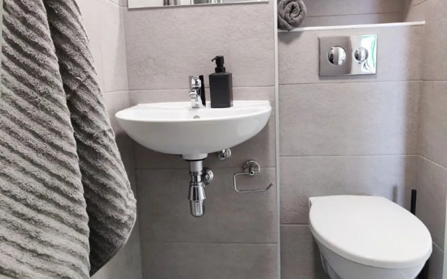 Sophisticated Studios Greenwich