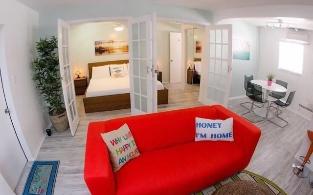 Florida Dolphin Motel Apartments