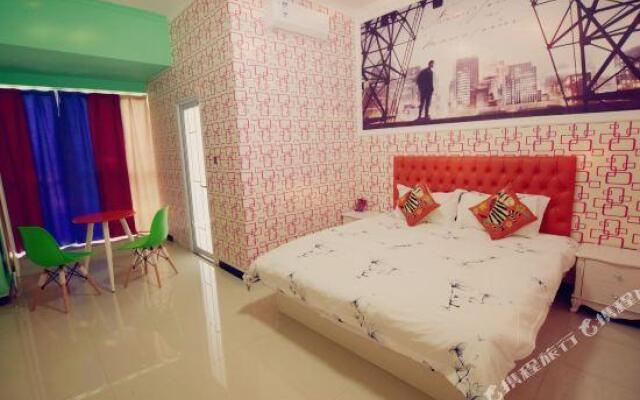 77 Concept Theme Hotel (Zhengzhou University Metro Station)