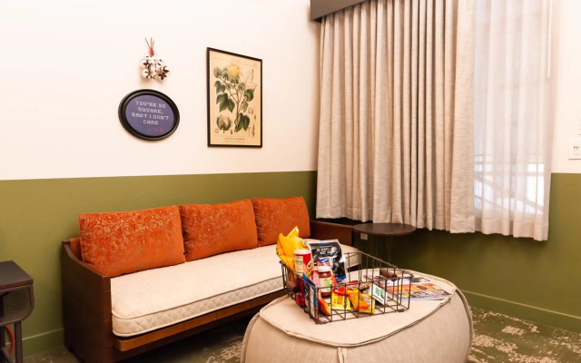 Cotton Court, by Valencia Hotel Collection