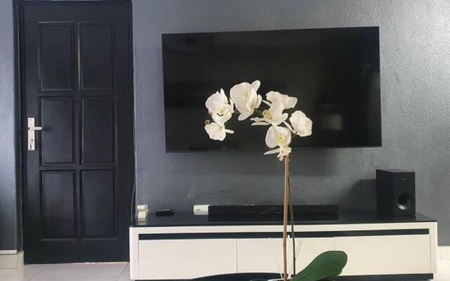Upmarket 3 Bedroom Apartment