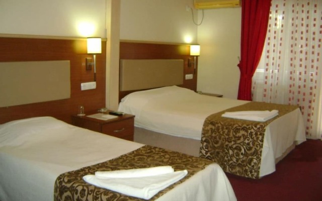 Kyme Hotel