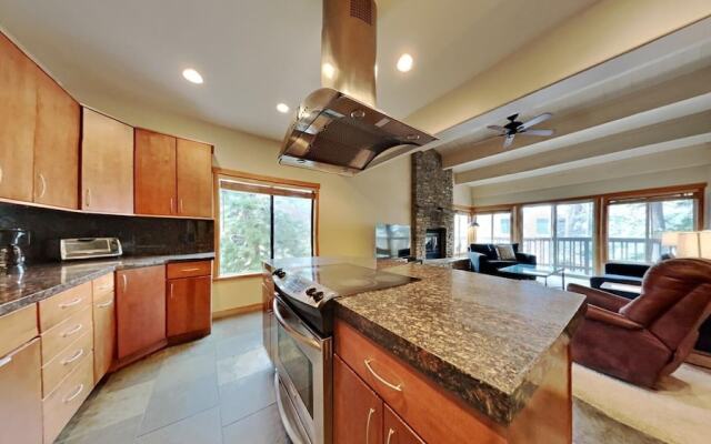 Spacious Snowbird Condo Unit Slopeside In Quiet Canyon Neighborhood