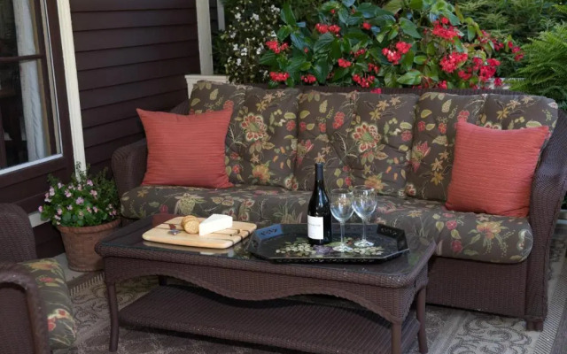 Ivy Lodge Bed & Breakfast