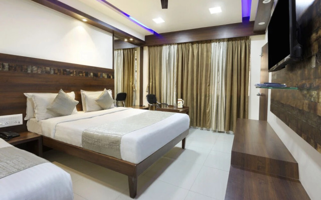 Mannars Deluxe Lodge