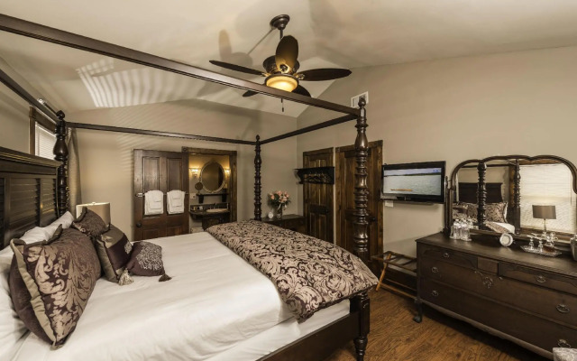 Carriage Way Inn