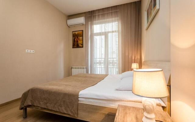 Serviced Apartment on Rustaveli Avenue 3