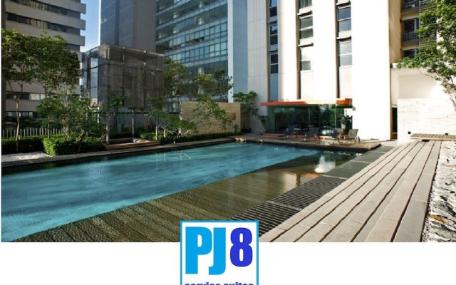 PJ8 Service Suite Pool View