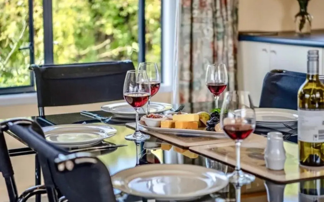 The Bellbird's Nest - Takamatua Holiday Home