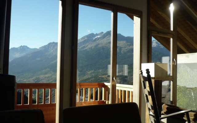 New House With Infrared Sauna and Stunning Mountain Views