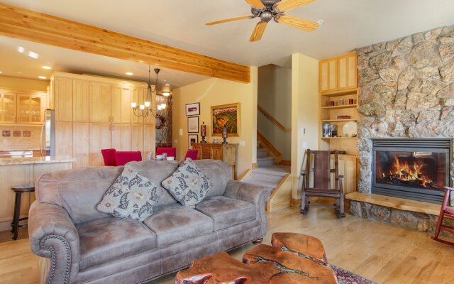 Thunder Mountain S8 2 Bedroom Condo by RedAwning