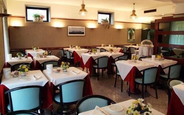 Hotel Crystal & Residence